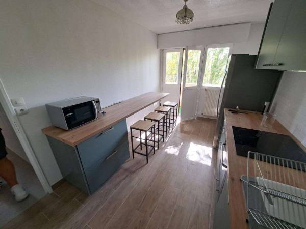Colocation / Appartement 5 pièces de 100 m², Lormont, Rue Albert Camus / Photo 2