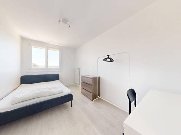 Colocation / Appartement 5 pièces de 81 m², Besançon, B Rue de Trey / Photo 2