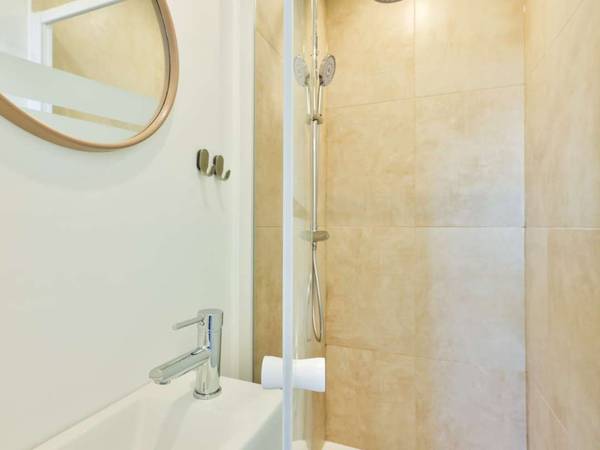 Coliving / Appartement 6 pièces de 106 m², Courbevoie, Galerie des Damiers / Photo 9