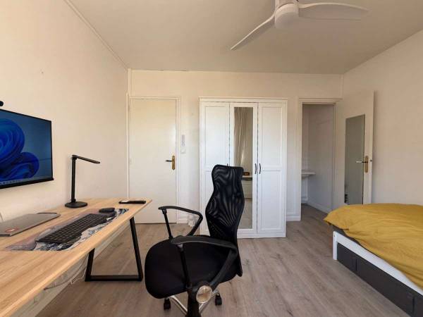 Colocation / Appartement 5 pièces de 105 m², Saint-Quentin, Rue Michelet / Photo 2