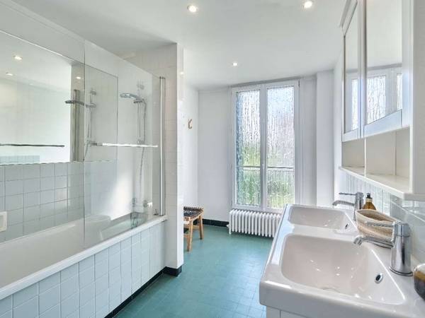 Colocation / Appartement 10 pièces de 300 m², Colombes, Rue Bellenot / Photo 9