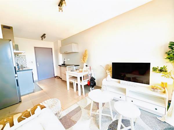 Location / Appartement 2 pièces de 36 m², Aix-en-Provence / Photo 2