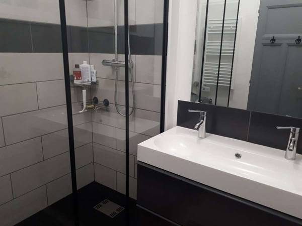 Colocation / Appartement 4 pièces de 76 m², Marseille, Rue du Camas / Photo 6