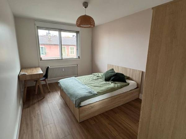 Colocation / Appartement 4 pièces de 105 m², Bourg-en-Bresse, Avenue Jean Jaurès / Photo 2