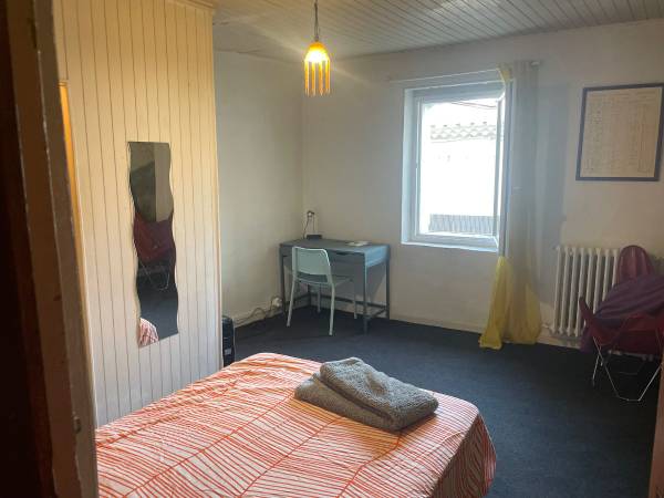 Flatsharing / 7-bedroom house · 160 m², Cabriès, Traverse du Pan de Cousto / Photo 4