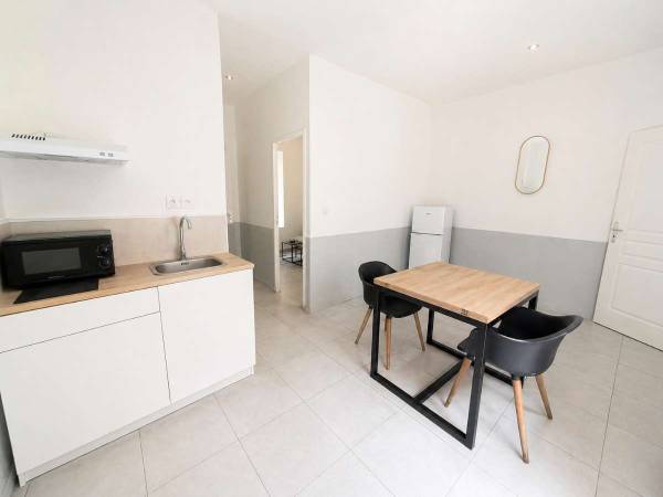 Location / Appartement 3 pièces de 35 m², Béziers, Impasse du Chat / Photo 2
