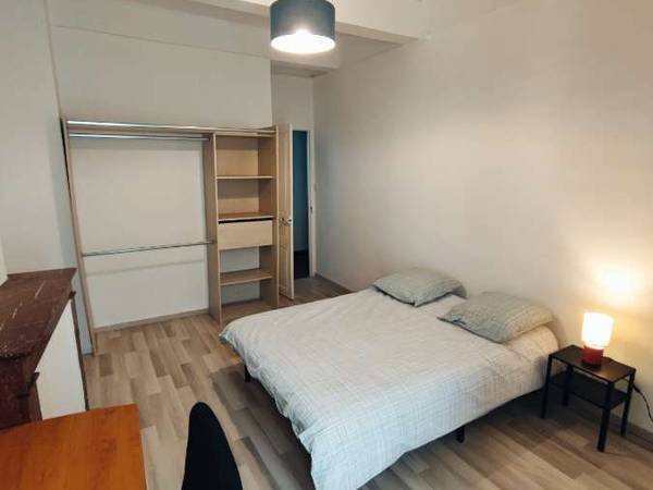 Colocation / Appartement 6 pièces de 100 m², Béziers, Rue Kléber / Photo 3