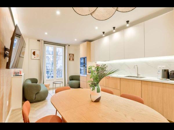 Colocation / Appartement 6 pièces de 100 m², Courbevoie, Rue Pierre Brossolette / Photo 11