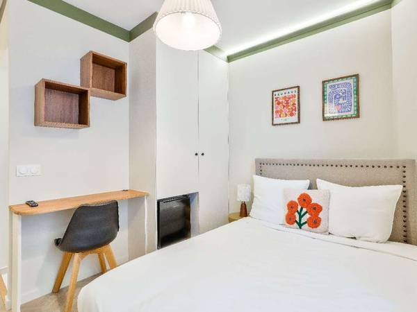 Colocation / Appartement 6 pièces de 100 m², Courbevoie, Rue Pierre Brossolette / Photo 2
