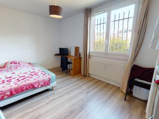 Room share / 5 rooms apartment · 80 m², Villeurbanne, Rue Alexis Perroncel