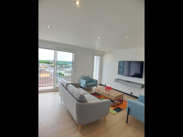 Colocation / Appartement 4 pièces de 77 m², Laval, Rue Marceau / Photo 2