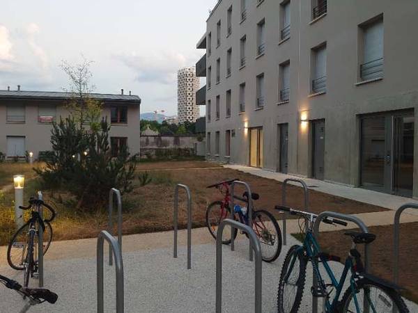 Colocation / Appartement 3 pièces de 63 m², Grenoble, Rue Blanche Monier / Photo 10