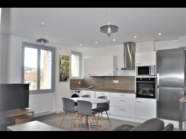 Colocation / Appartement 6 pièces de 110 m², Saint-Étienne, Boulevard Valbenoite / Photo 2