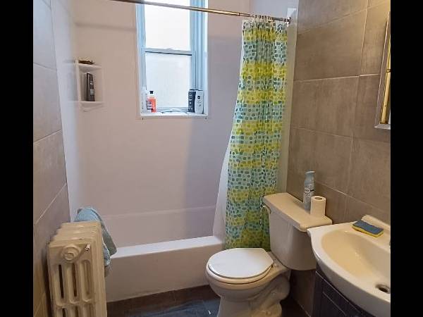 Colocation / Appartement 6 pièces de 100 m², Montréal, Boulevard Édouard-Montpetit / Photo 12