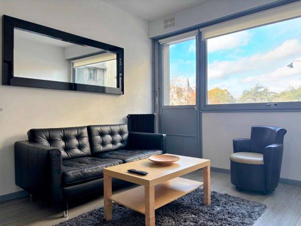 Location / Appartement 2 pièces de 27 m², Rennes, Rue Saint-Melaine / Photo 2