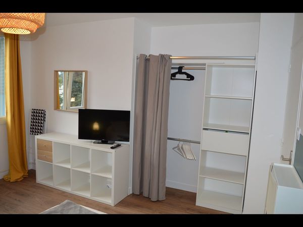 Colocation / Appartement 5 pièces de 72 m², Saint-Martin-d'Hères, Rue Tristan Bernard / Photo 2