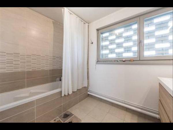 Chambre chez l'habitant / Appartement 5 pièces de 30 m², Strasbourg, Allée Alice Bommer / Photo 2