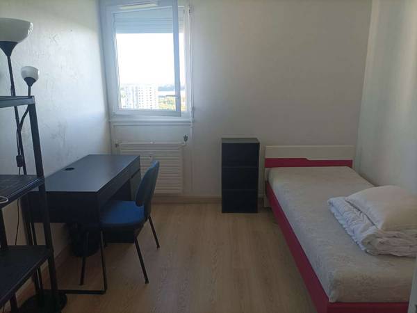 Colocation / Appartement 5 pièces de 10 m², Angers, Square des Caléïdes / Photo 1