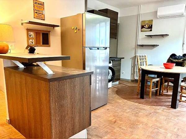 Colocation / Appartement 5 pièces de 85 m², Marseille, Place Zino Francescatti / Photo 2