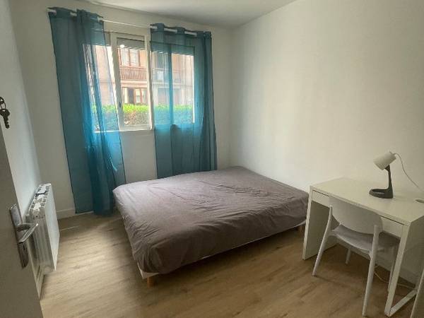 Colocation / Appartement 4 pièces de 68 m², Villeurbanne, Rue Racine / Photo 2