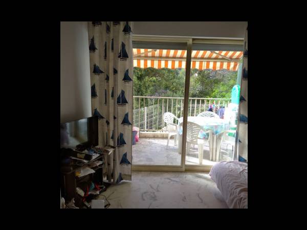 Location / Appartement 1 pièce de 28 m², Cannes / Photo 2