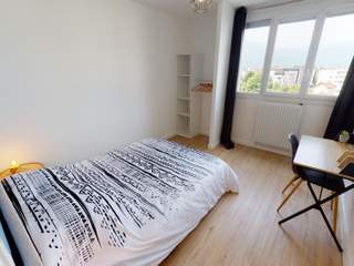 Colocation / Appartement 4 pièces de 67 m², Saint-Martin-d'Hères, Rue du 19 Mars 1962