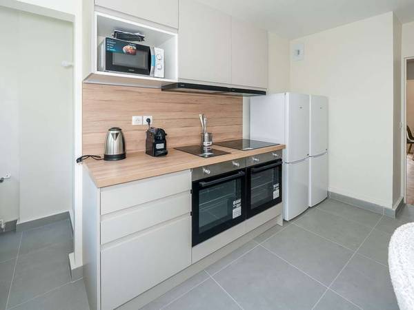 Colocation / Appartement 6 pièces de 108 m², Paris, Rue Auguste Lançon / Photo 2