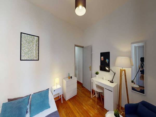 Colocation / Appartement 5 pièces de 120 m², Toulouse, Rue Peyras / Photo 2