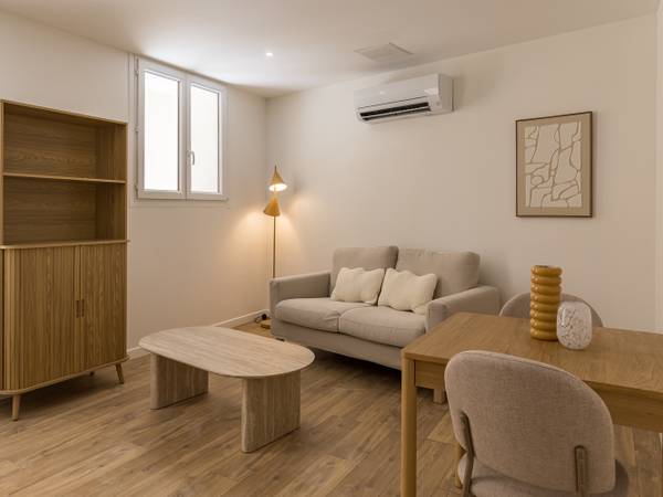 Location / Appartement 2 pièces de 30 m², Marseille, Cours Lieutaud / Photo 2