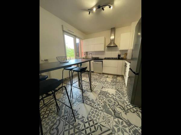 Colocation / Appartement 5 pièces de 121 m², Strasbourg, Rue de la Canardière / Photo 2