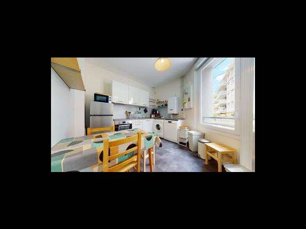 Colocation / Appartement 4 pièces de 102 m², Clermont-Ferrand, Rue du Pont Saint-Jacques / Photo 2