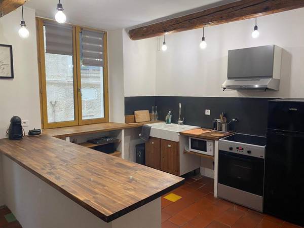 Location / Appartement 3 pièces de 73 m², Nîmes, Rue Bat d'Argent / Photo 2