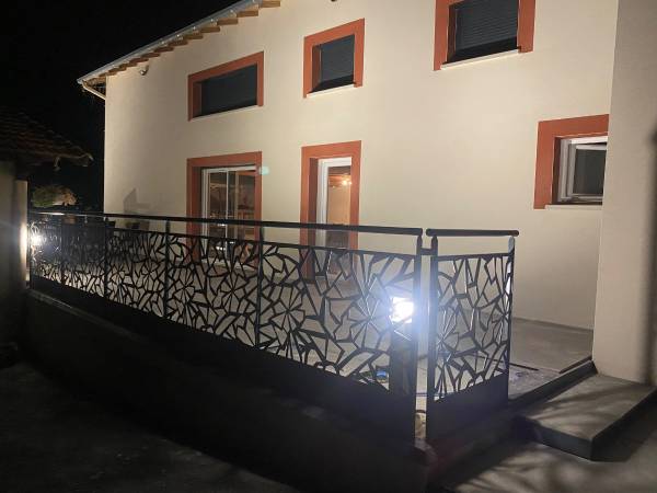 Location / Ferme 6 pièces de 186 m², Saint-Barthélémy-Lestra, Chemin du Haut Garollet / Photo 4
