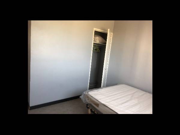 Colocation / Appartement 6 pièces de 69 m², Saint-Martin-d'Hères, Impasse du Pontet / Photo 4