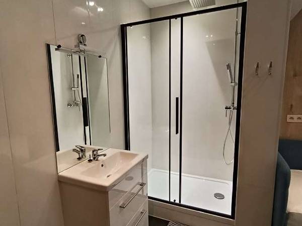 Colocation / Appartement 5 pièces de 100 m², Forest, Avenue Van Volxem / Photo 2