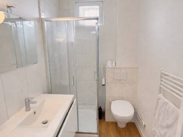 Sous-location / Appartement 2 pièces de 32 m², Paris, Rue de Ménilmontant / Photo 4