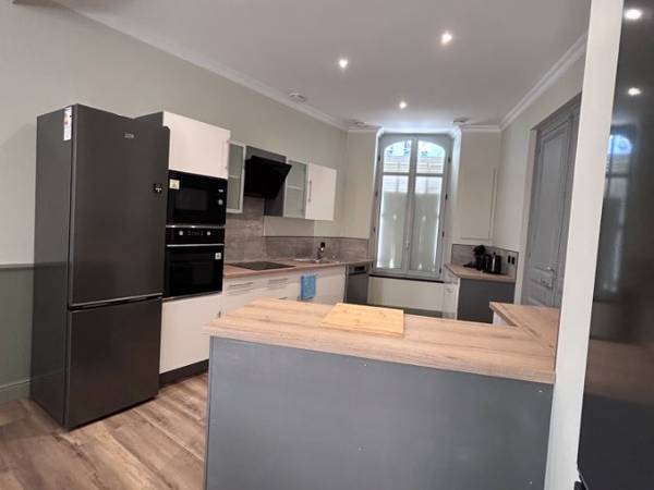 Colocation / Maison 10 pièces de 224 m², Châteauroux, Rue de la République / Photo 2