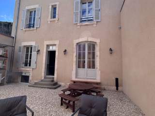 Colocation / 10 rooms house · 224 m², Châteauroux, Rue de la République