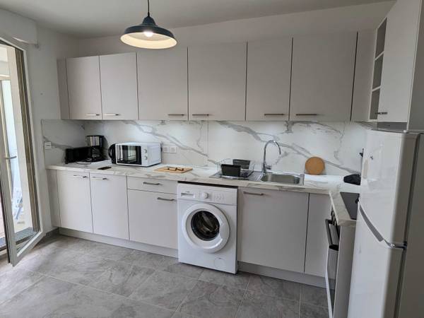 Colocation / Appartement 6 pièces de 96 m², Clichy, Rue Martre / Photo 2