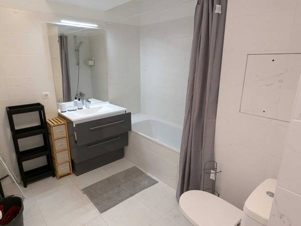 Colocation / Appartement 6 pièces de 96 m², Clichy, Rue Martre / Photo 2