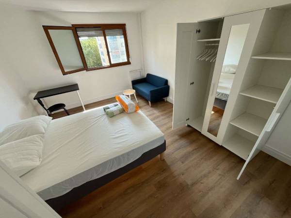 Colocation / Appartement 6 pièces de 91 m², Vaulx-en-Velin, Chemin de la Godille / Photo 8