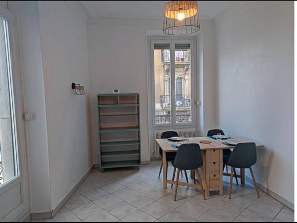 Colocation / Appartement 3 pièces de 53 m², Grenoble, Rue Condorcet / Photo 2
