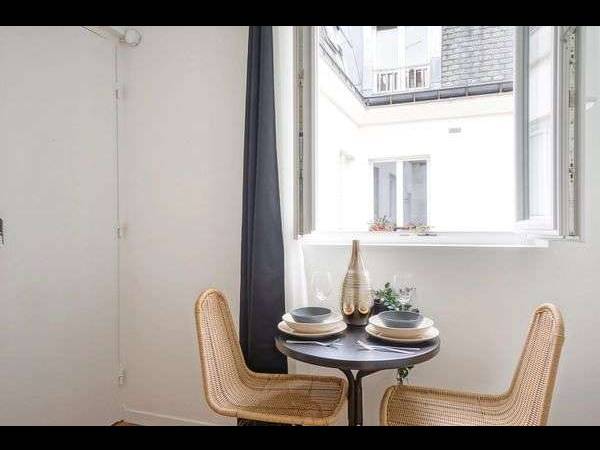 Location / Appartement 1 pièce de 30 m², Menton, Avenue Cernuschi / Photo 2