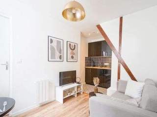Location / Appartement 1 pièce de 30 m², Menton, Avenue Cernuschi