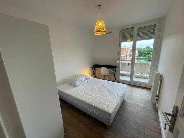 Colocation / Appartement 6 pièces de 94 m², Saint-Brieuc, Rue de Liège / Photo 2