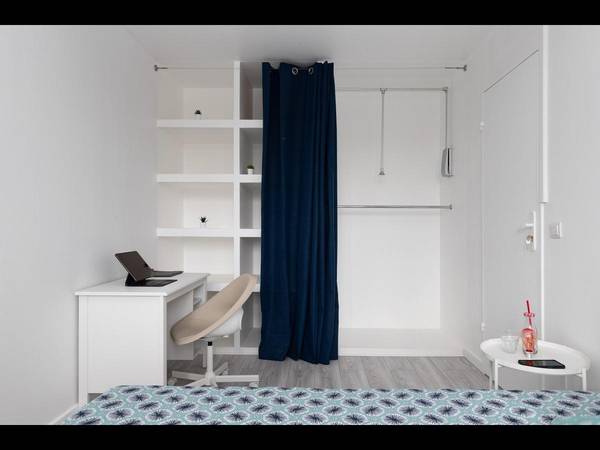 Colocation / Appartement 6 pièces de 100 m², Chilly-Mazarin, Place Montespan / Photo 2