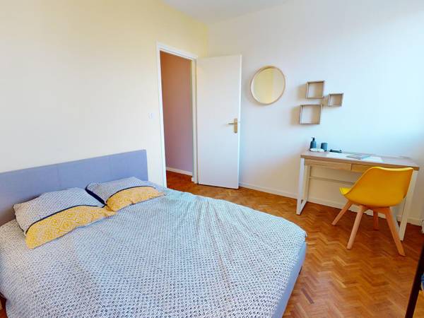 Colocation / Appartement 5 pièces de 110 m², Lyon, Rue Joliot-Curie / Photo 2