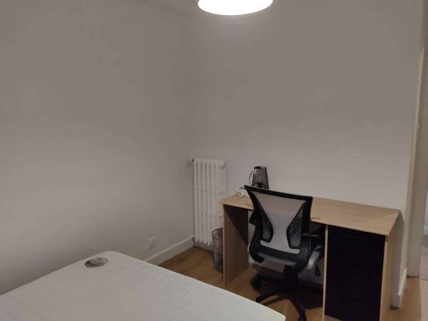 Chambre pour étudiant / Appartement 4 pièces de 70 m², Rennes, Résidence Saint-Jean-Baptiste de la Salle / Photo 2