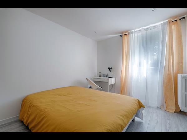 Colocation / Appartement 5 pièces de 75 m², Savigny-sur-Orge, Place Saint-Georges / Photo 2