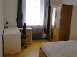 Room share, 8 rooms house, Croix